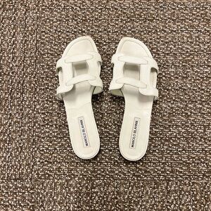 Manolo blahnik grella sandals white leather